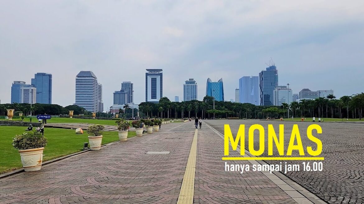 Walking Around MONAS ‼️ The National Monument ‼️ Tugu Monas in the center of Merdeka Square.
