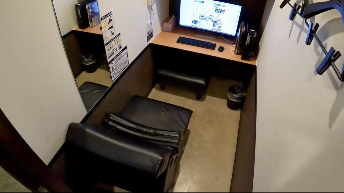 Staying at CAPSULE Room at Japan's most famous Internet Cafe🇯🇵|Net Cafe Kaikatsu Club|subtitles Staying at CAPSULE Room at Japan's most famous Internet Cafe🇯🇵|Net Cafe Kaikatsu Club|subtitles