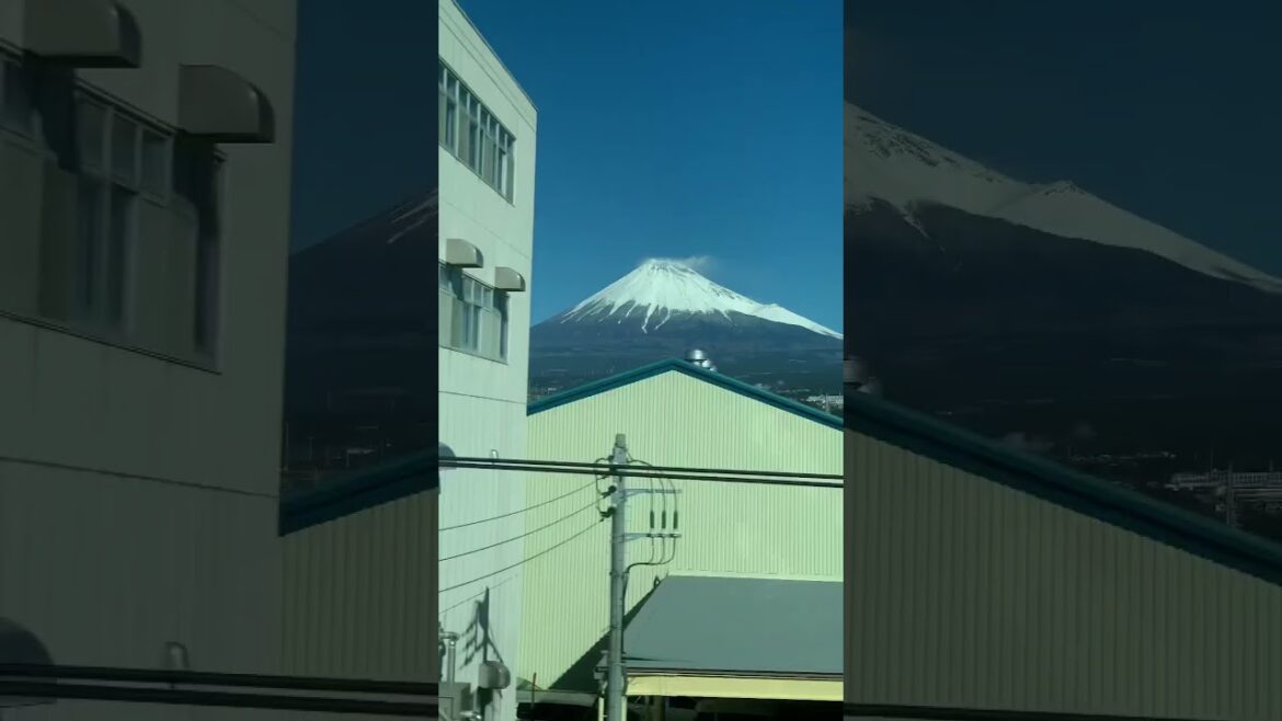 Beautiful Snowcapped Mount Fuji  #japantravel #fujiyama #fujisan