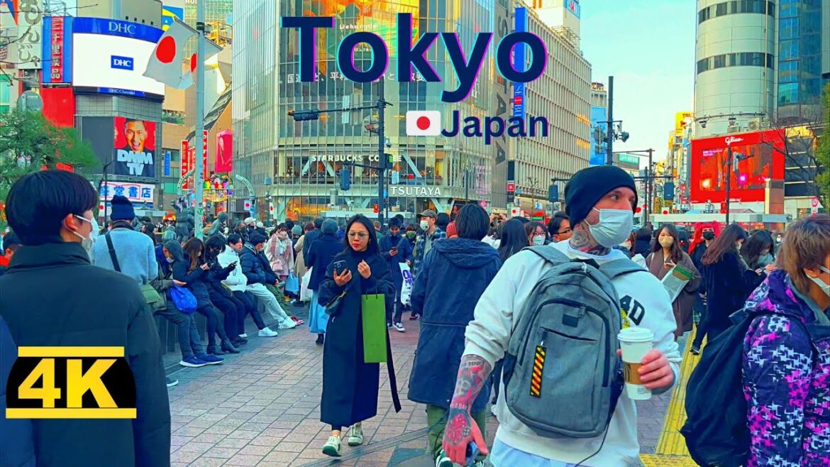 A relaxing walking tour of Tokyo - Japan in 4K full HD (Osaka In Rush Hour)