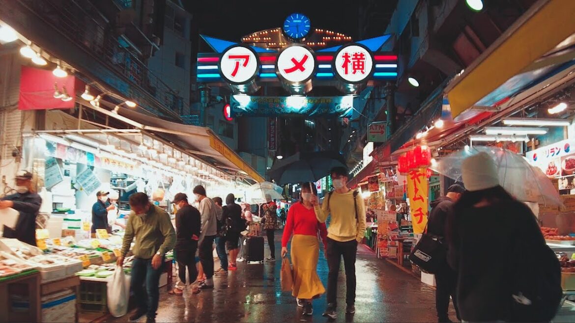 [4K] Japan Walk 🇯🇵 Tokyo Rain ☔ Ueno ASMR  Walking Tokyo's Market, Drinking Drinking