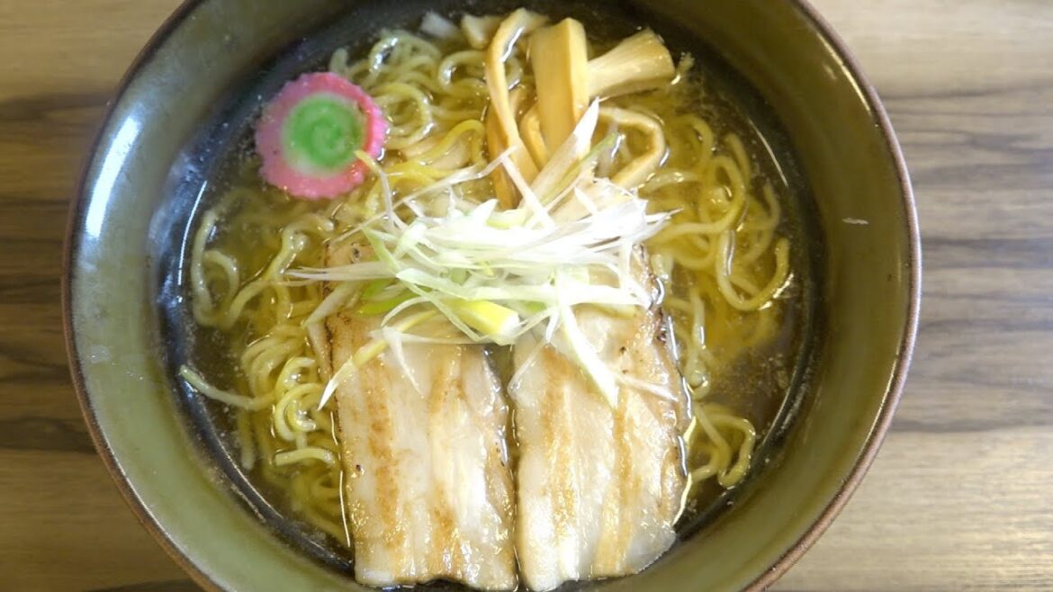 Its very clear soup ramen | Japanese Street Food