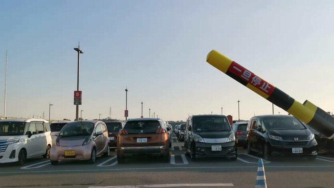 Multilevel parking lot | Lalaport Yokohama, Tokyo, Japan | ららぽーと横浜 | 立体駐車場