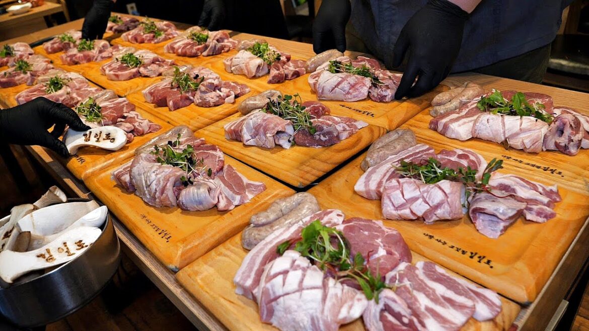 월매출 1억! 돼지고기 숙성만 600시간? 역대급 육즙 터지는 고깃집! 삼겹살, 목살 모듬한판 / Pork belly  samgyeopsal / Korean street food