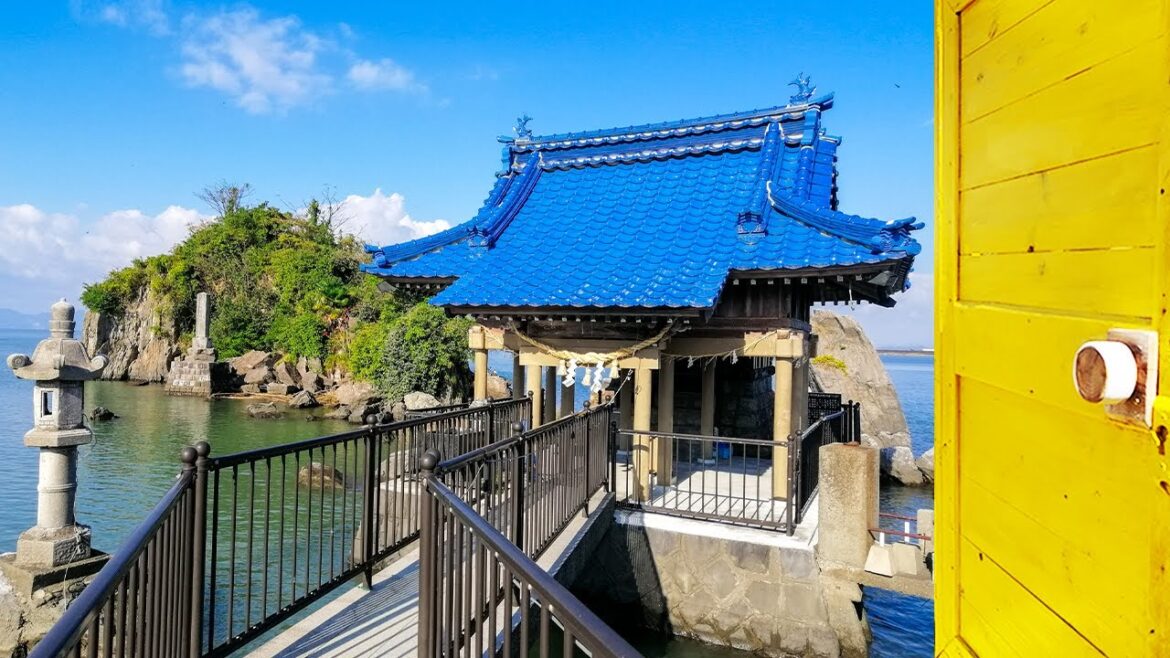 【4K Stroll】A Small Coastal Island With a Shrine on Water 【4K Stroll】A Small Coastal Island With a Shrine on Water