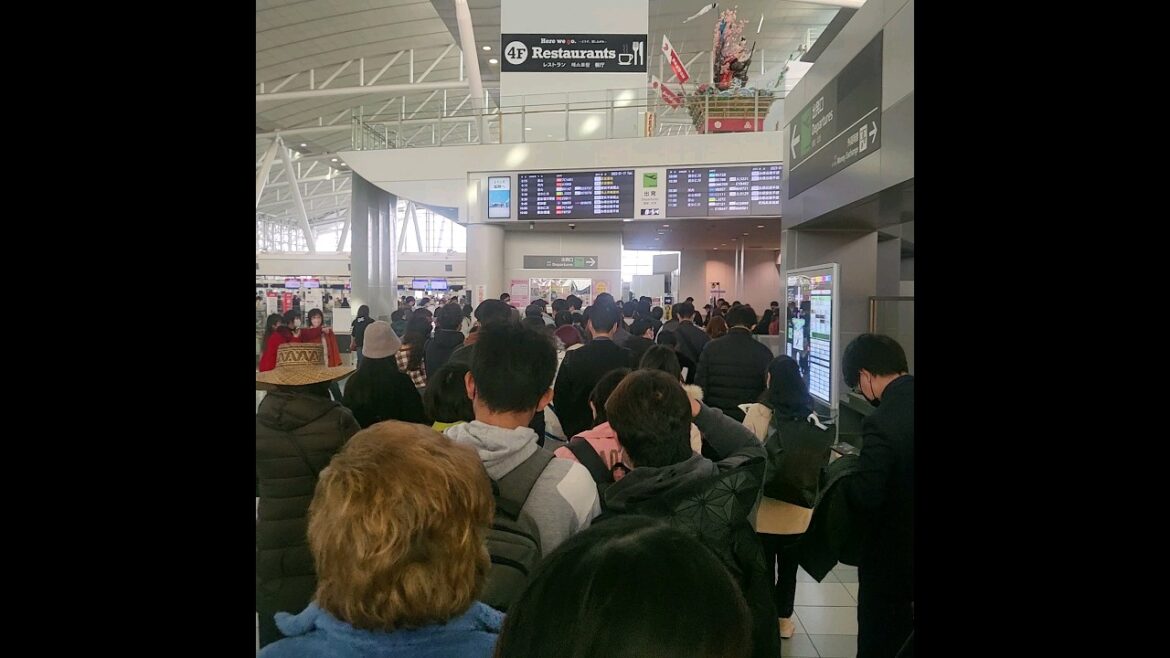 역대급! 어마어마한 후쿠오카 공항 출국대기줄 | 출국은 무조건 세시간전에 도착하세요#후쿠오카공항#출국#여행#Fukuoka#travel#Airport