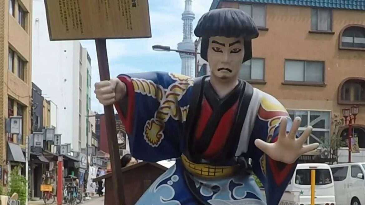 Tokyo tour. Imperial Palace Gardens, Meiji & Senso ji Shrine.