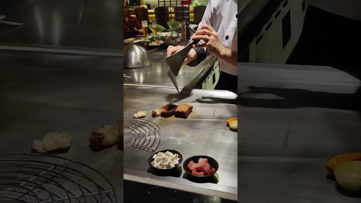 Teppanyaki Chef preparing Kobe Beef in Saigon #benihana #shorts