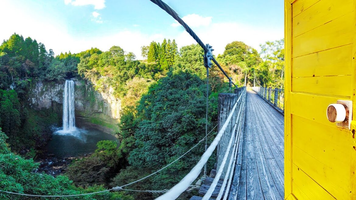 【4K Stroll】A Secret Suspension Bridge Over a Marvellous Waterfall Scenery 【4K Stroll】A Secret Suspension Bridge Over a Marvellous Waterfall Scenery