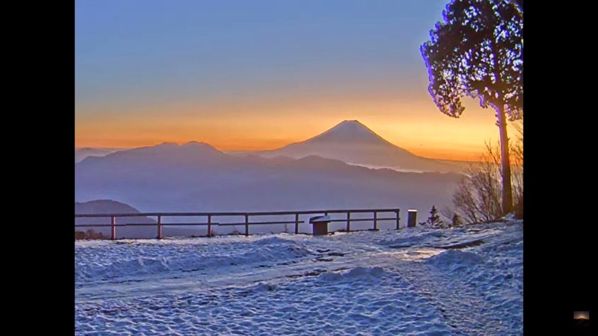 2023年1月20日 七面山（標高1,982m）から見た美しい富士山とご来光映像
