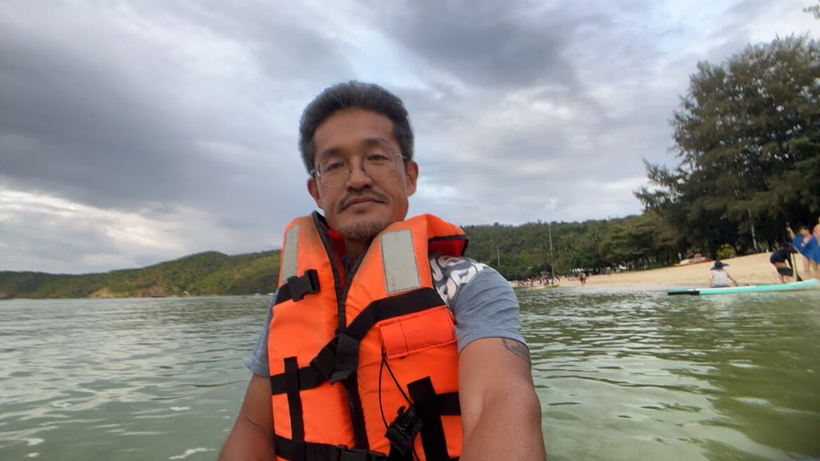 夕暮れのピピ島でカヤックに挑戦