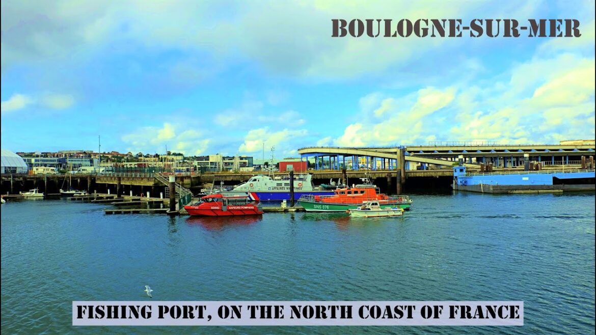walk tour in fishing port  Boulogne-sur-Mer France V1 (September2021)