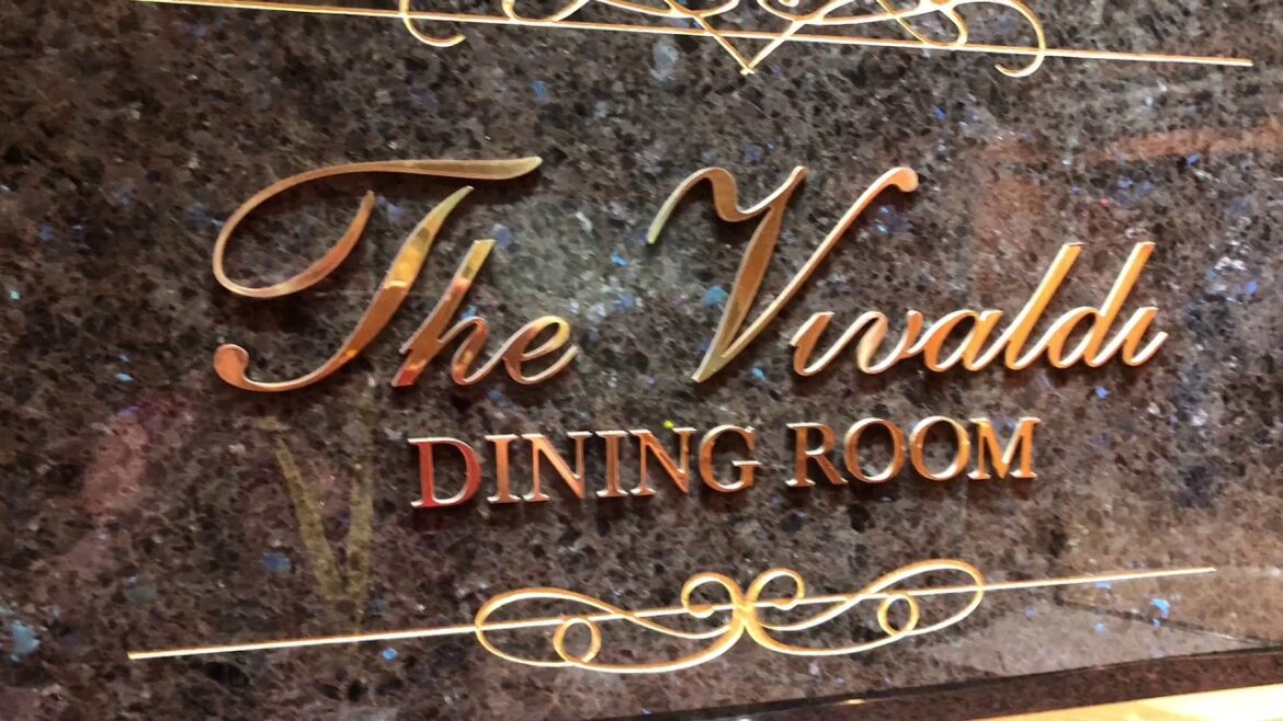 Diamond Princess -Ship Tour 2018