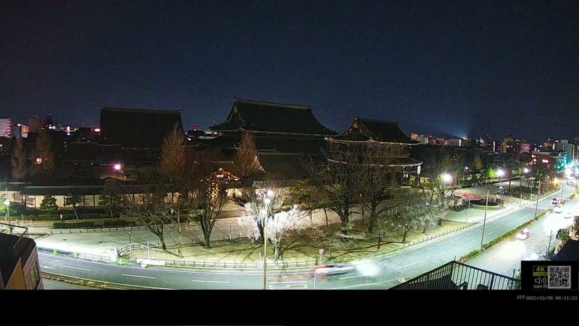 京都ライブカメラ 東本願寺 (KYOTO JAPAN LIVE CAMERA) 森信三郎商舗から生中継 即時影像 紅葉 livecam 銀杏 2022/12/30 0:00～