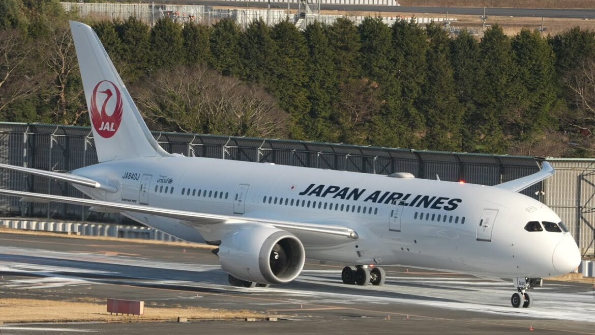 Tokyo Narita International Airport with ATC Pilot Comms 成田国際空港