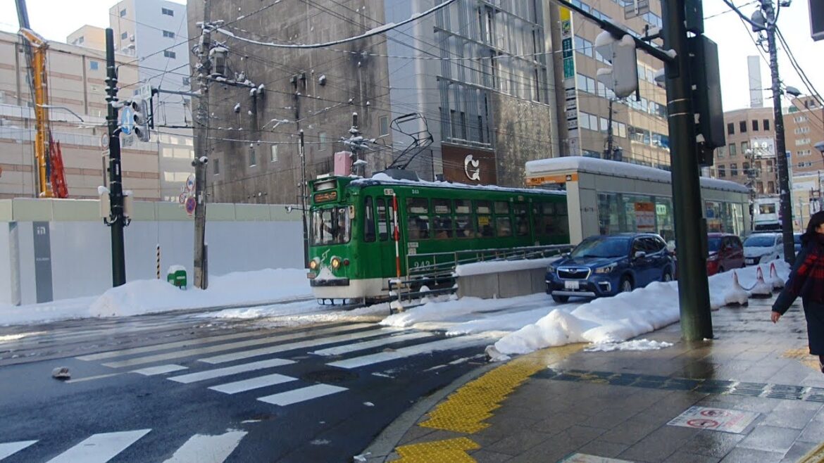 Streetcar in Sapporo, Hokkaido | Traveler Ni
