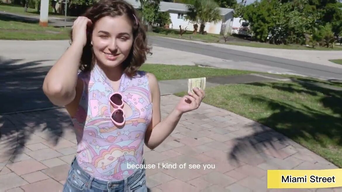 public Agent | Leana_Lovings came in Miami Florida | in her vacation #Beautiful #streetgirl #pickup