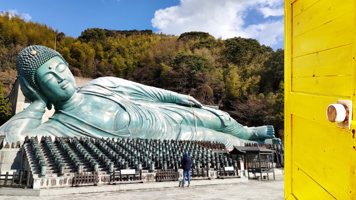 【4K Stroll】An Over 40m Long Reclining Buddha in the Japanese Temple
