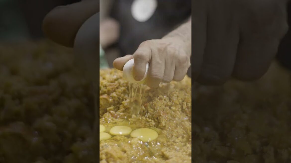 This is how Egg Bhurji is made. #eggs #India #streetfood This is how Egg Bhurji is made. #eggs #India #streetfood