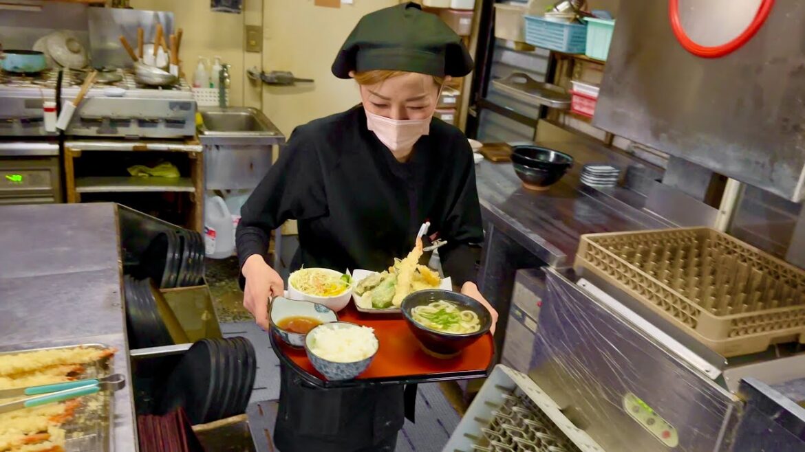 常連が殺到する大衆うどんそばの激ウマ店！ランチ時は常に満席の地元で愛される名店｜福岡 グルメ うどん