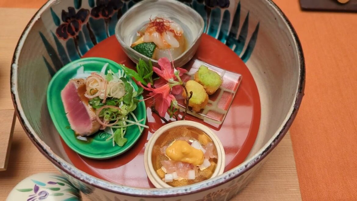 Iizaka Onsen, Fukushima (福島県飯坂温泉)  - Dinner at Onyado Kawasemi ryokan (御宿かわせみ)