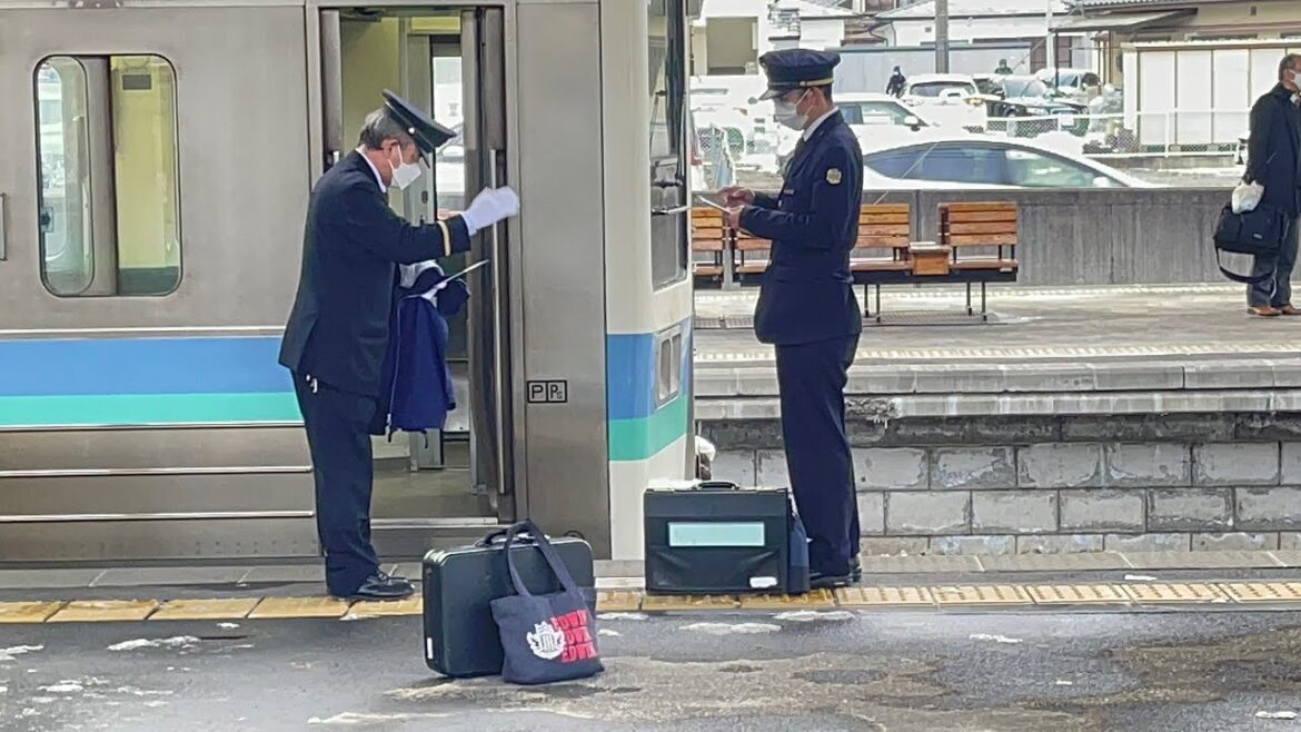 Shimosuwa Station to Matsumoto Station Chuo Line Local
