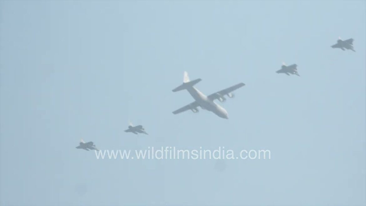 French Rafale fighters fly in Bajrang formation : Indian Air Force at Republic Day 2023