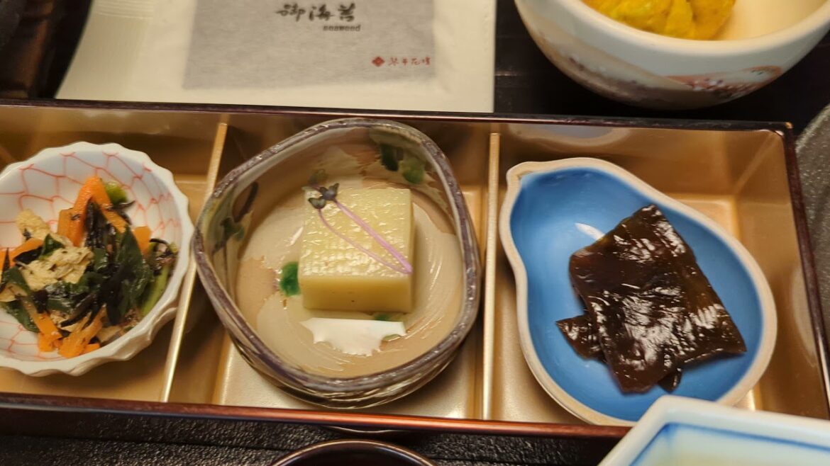 Kotohira, Kagawa - (香川県琴平) - Breakfast at Kotohira Kadan (琴平花壇)