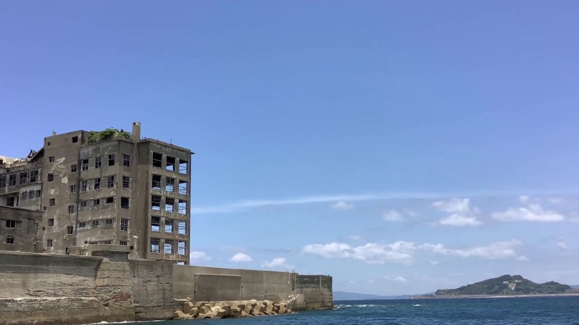 Gunkanjima Tour 長崎｜軍艦島から出航する風景
