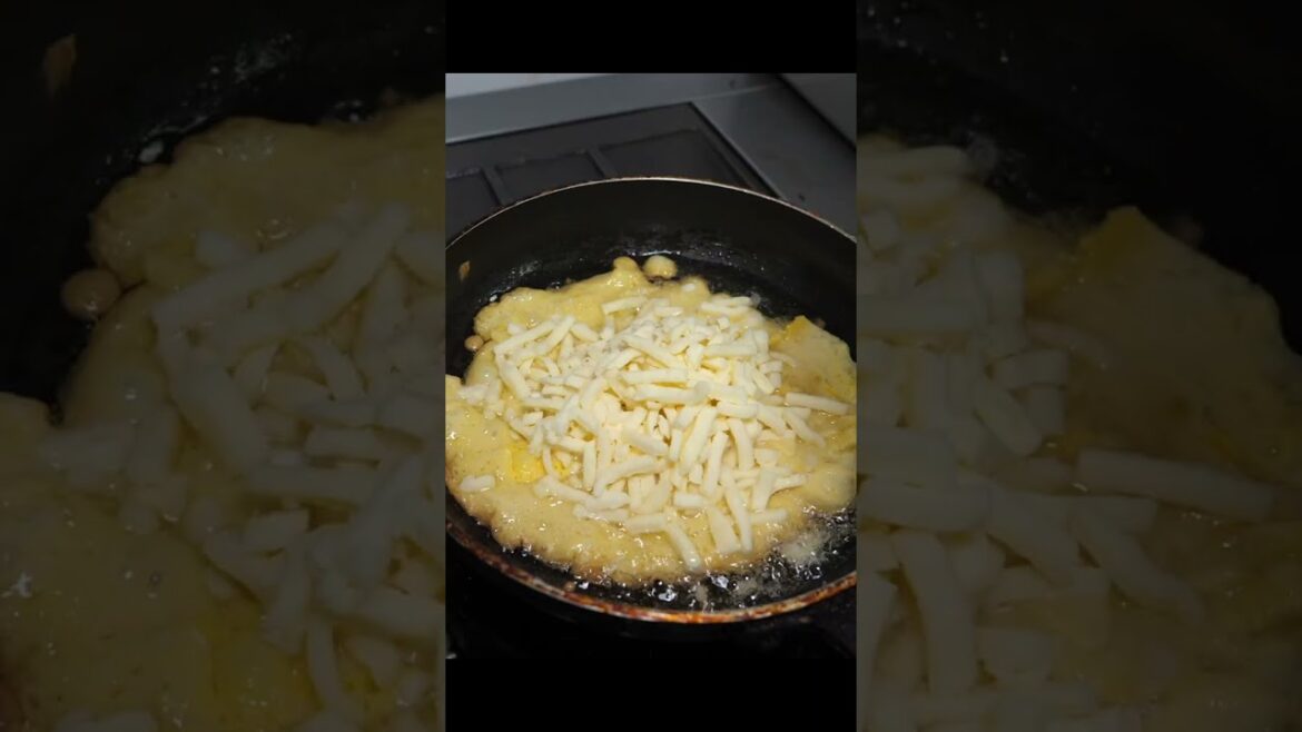 샌드위치 매니아들 환장하는 치즈폭탄 반미? 푸드트럭으로 시작해 연매출 5억! 소스부터 빵까지 모두 수제로 만드는 반미집 #shorts - / Egg Cheese Bahn mi