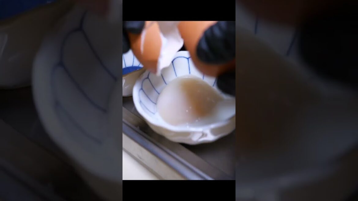 하루 200 그릇 완판?! 역대급 바삭한 새우 텐동 crispy tempura rice bowl, tendon – Korean street food #shorts 하루 200 그릇 완판?! 역대급 바삭한 새우 텐동 crispy tempura rice bowl, tendon - Korean street food #shorts