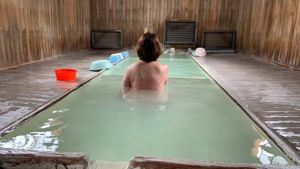 恐山混浴温泉・花染の湯