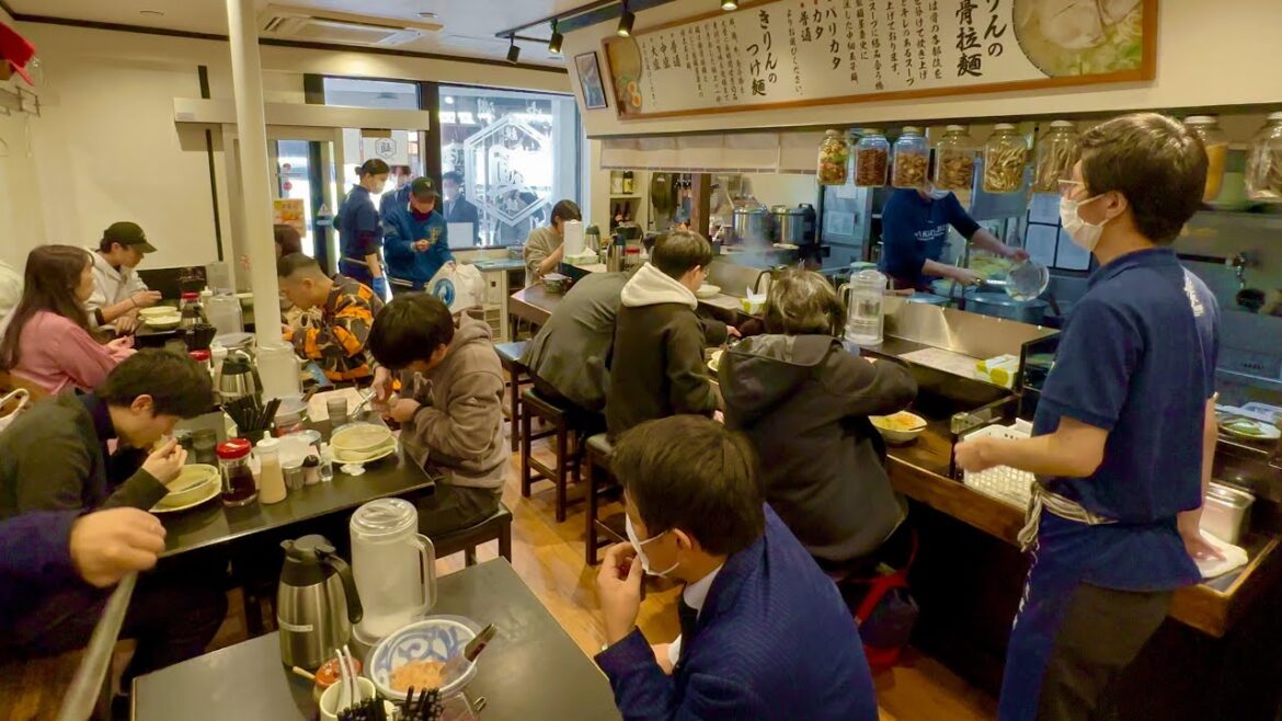 たった3年で人気店!ラーメン激戦区の博多で行列を作る新進気鋭の激うまラーメン店|福岡 グルメ ラーメン ランチ たった3年で人気店!ラーメン激戦区の博多で行列を作る新進気鋭の激うまラーメン店|福岡 グルメ ラーメン ランチ