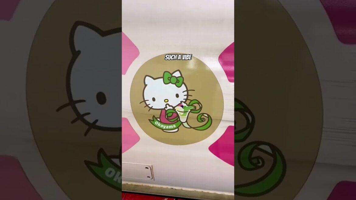 Menaiki Shinkansen Hello Kitty di Osaka, Jepang #shorts #travel