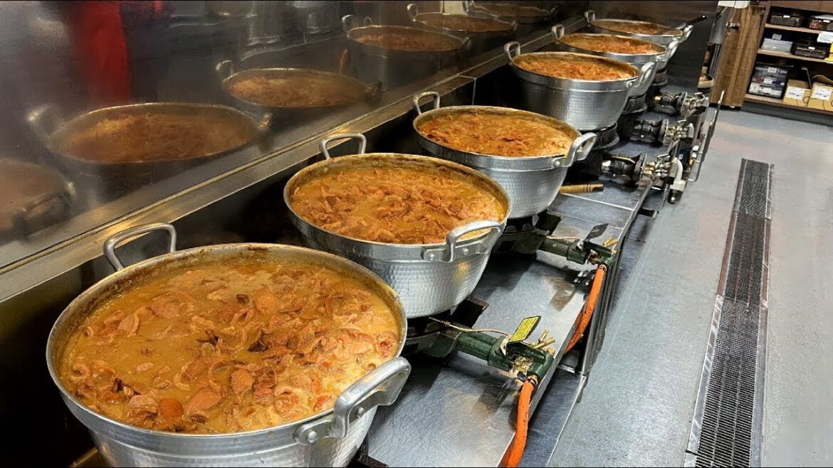 Japanese Horse Intestines!? Over 100 Kilos a DAY! So POPULAR! Japanese Horse Intestines!? Over 100 Kilos a DAY! So POPULAR!