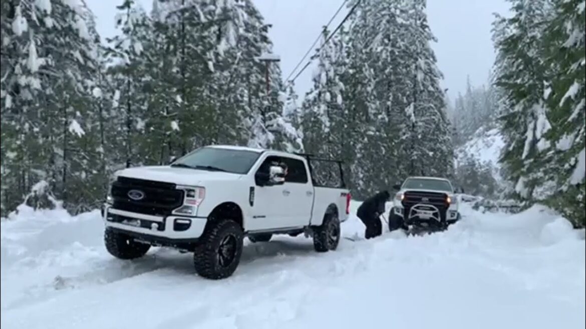 Snow Wheeling YUKON XL ,F250 and TUNDRA #offroad #snow #deepsnow