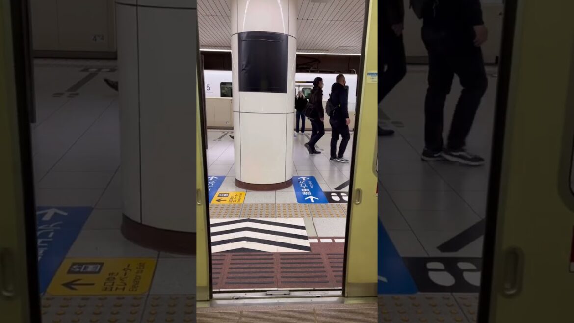 博多駅⇒福岡空港駅(わずか10分)#博多駅 #福岡市地下鉄 #福岡空港駅