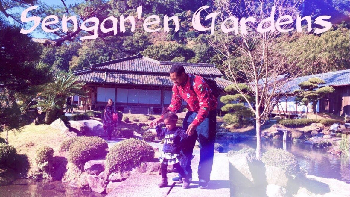 Family time at the Sengan'en Gardens (仙巌園）