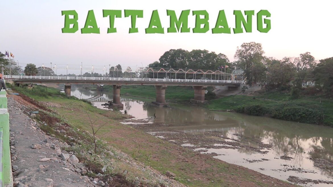 WALKING TOUR IN BATTAMBANG TOWN IN THE EVENING.
