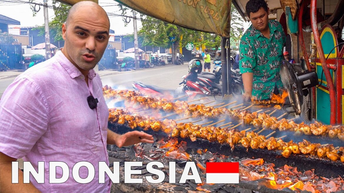 Indonesian street food in Jakarta, Indonesia - SUPER SPICY DUCK + BEST SATE - Indonesian street food