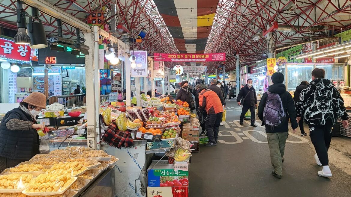 4K Seoul City Tour | Virtual Walking Tour in Seoul Central Market