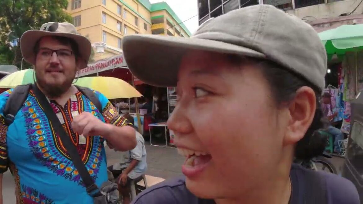 🇮🇩 Exploring Jakarta: Cheap Streetfood, SIM Card Shopping & Almost Getting Scammed by a Taxi Driver! 🇮🇩 Exploring Jakarta: Cheap Streetfood, SIM Card Shopping & Almost Getting Scammed by a Taxi Driver!
