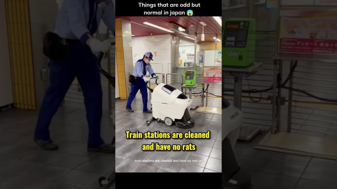 WEIRD THINGS😱 but are normal in Japan #shorts #japan #travel