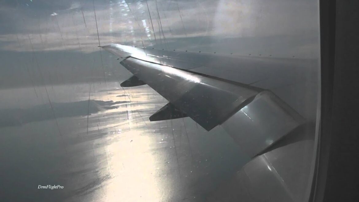 Korean Air Boeing 777-300 Landing at Seoul Incheon Int'l from Narita Int'l