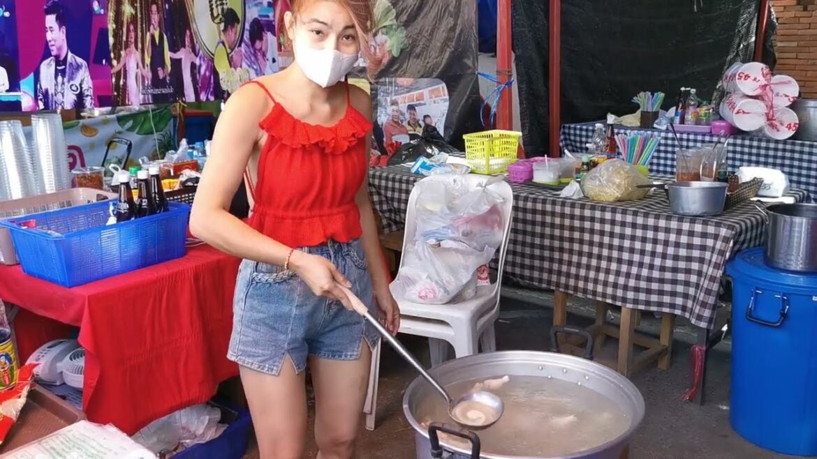 JELLY LIKE Chicken Soup Served by Thai GIRL - Thai street food