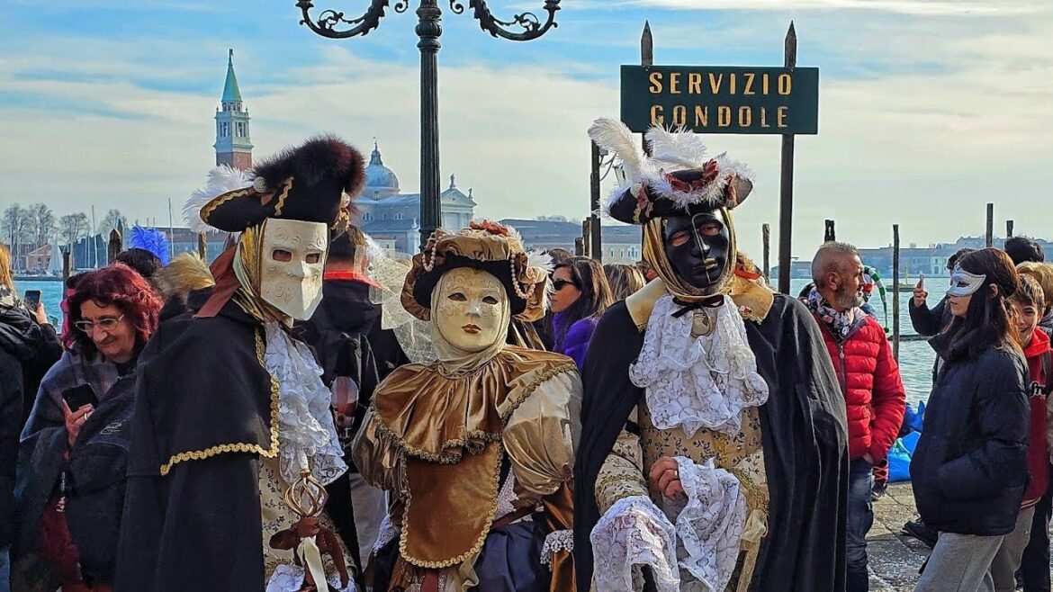 (8K) Carnival in Venice 2023
