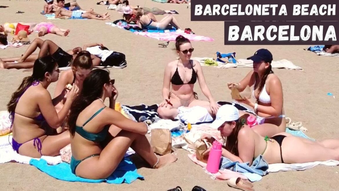 🇪🇸 Hot Day in Barcelona Beach - Spain ☀️🏖️ Amazing Barceloneta Beach Walk - 4K