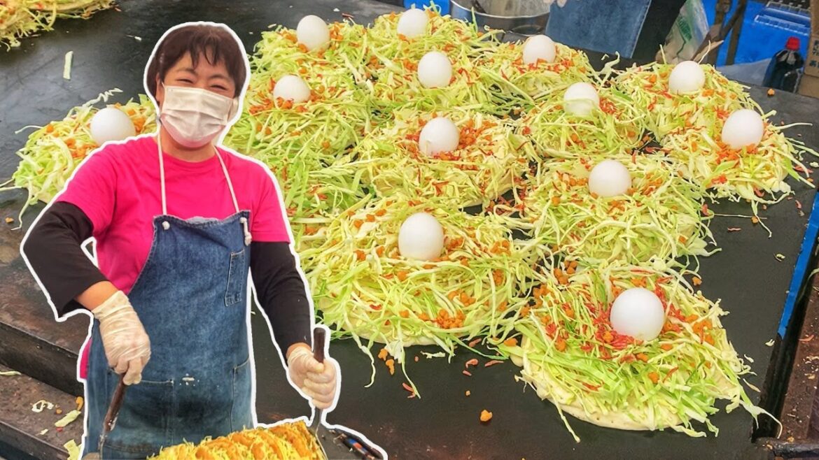 Japanese Lady Sells Okonomiyaki Outside Her Van - Japanese Street Food