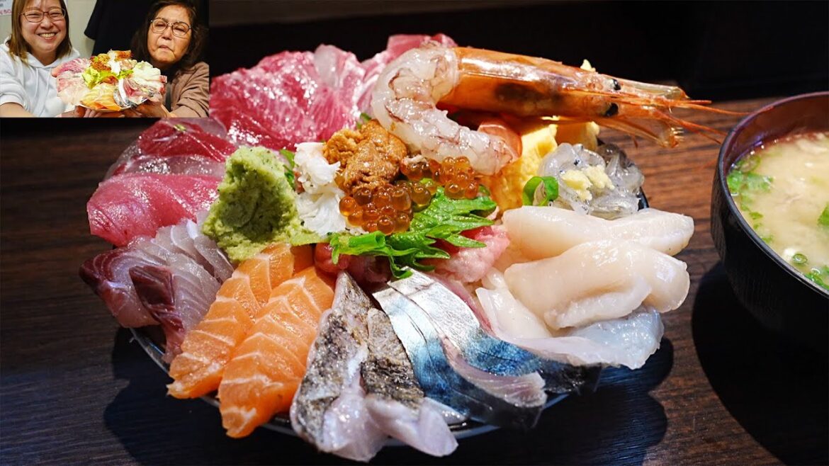 【やり過ぎ海鮮丼】ネタ18種類てんこ盛り! この値段でいいの!?「つきじDE丼どん」【東京 亀戸】ASMR in Tokyo 【やり過ぎ海鮮丼】ネタ18種類てんこ盛り! この値段でいいの!?「つきじDE丼どん」【東京 亀戸】ASMR in Tokyo