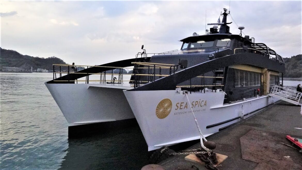Meet rabbits! The Seto Sea islands trip by high-speed cruise ship “Sea Spica” Meet rabbits! The Seto Sea islands trip by high-speed cruise ship "Sea Spica"